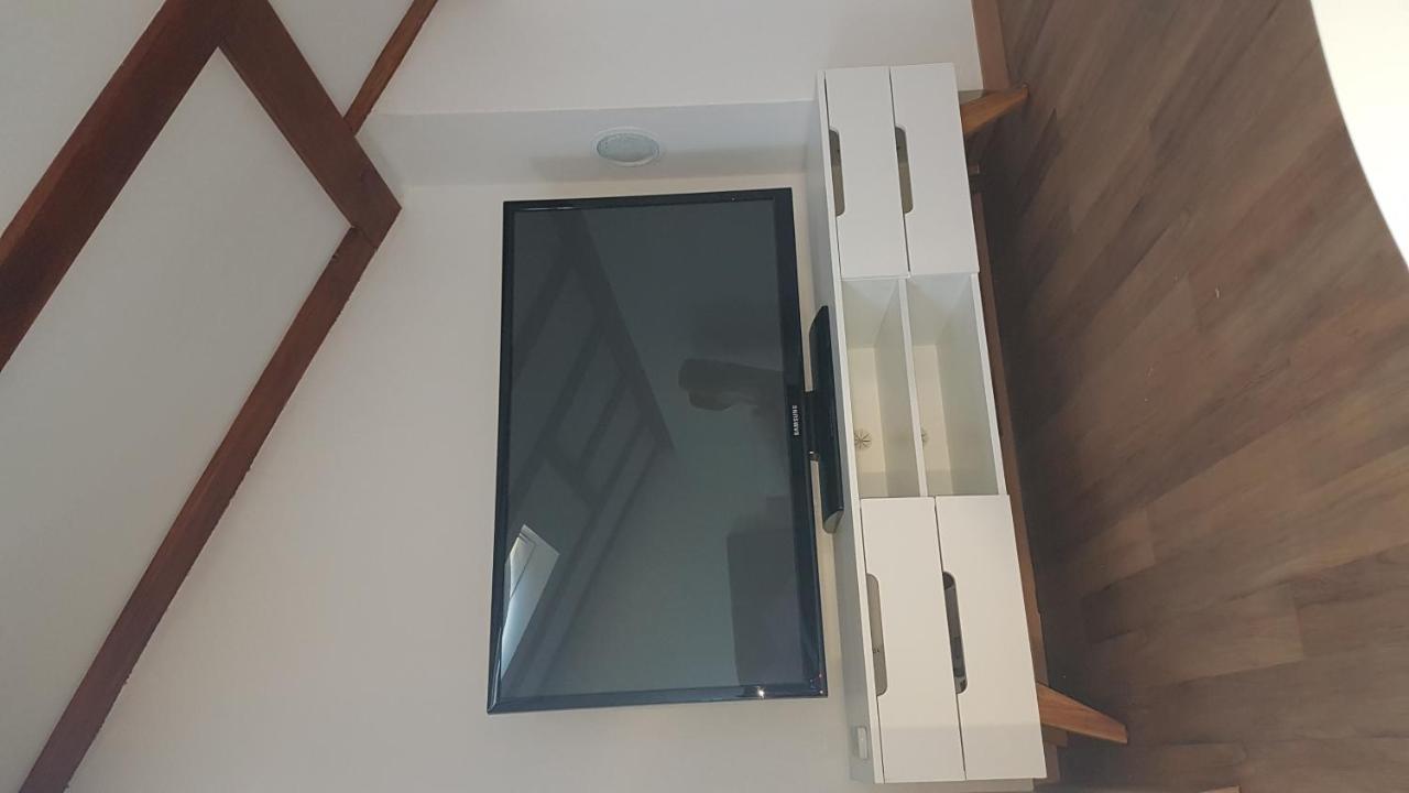 Apartment Azaleja Sali Bagian luar foto