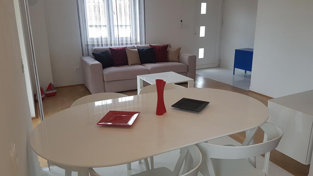Apartment Azaleja Sali Bagian luar foto