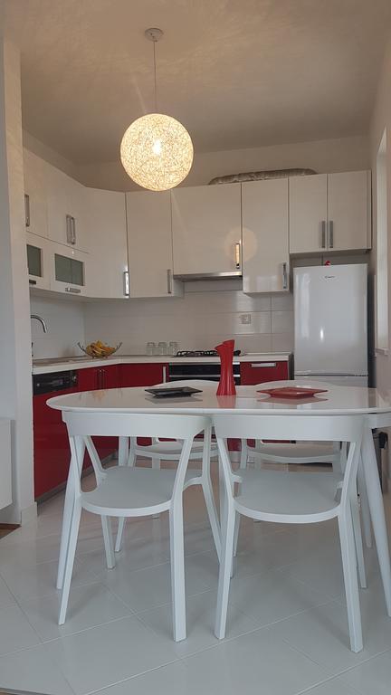 Apartment Azaleja Sali Bagian luar foto
