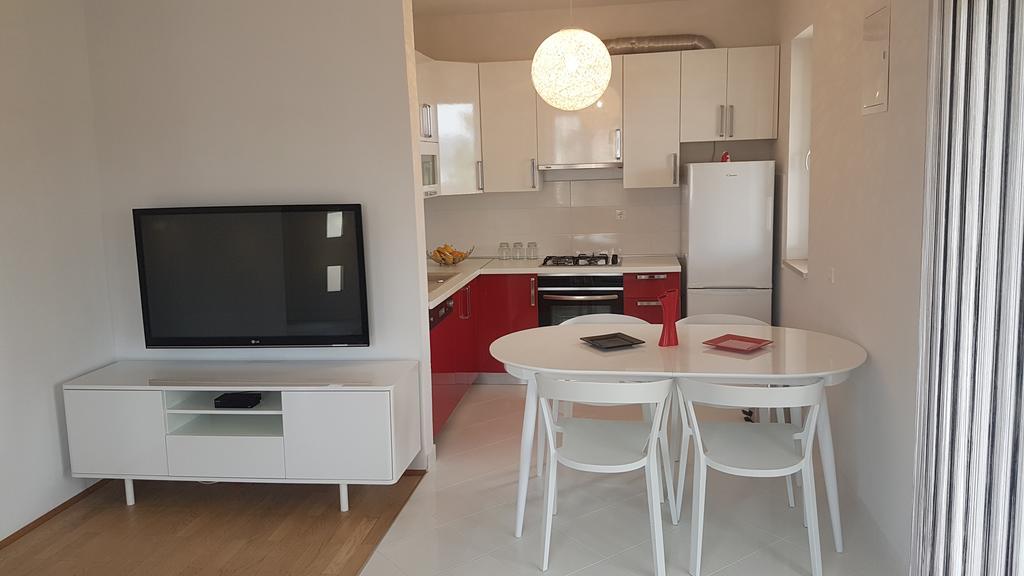 Apartment Azaleja Sali Bagian luar foto
